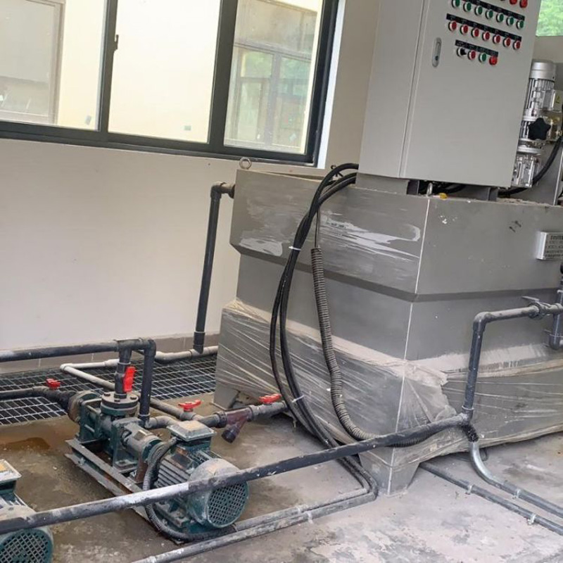 羅茨鼓風(fēng)機(jī)的結(jié)構(gòu)與工作原理？